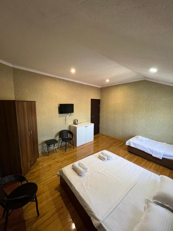 Twins Guest House Batumi Exterior photo