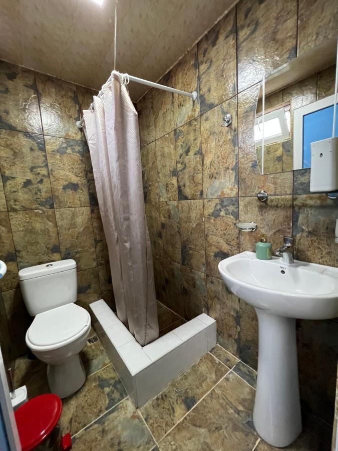 Twins Guest House Batumi Exterior photo